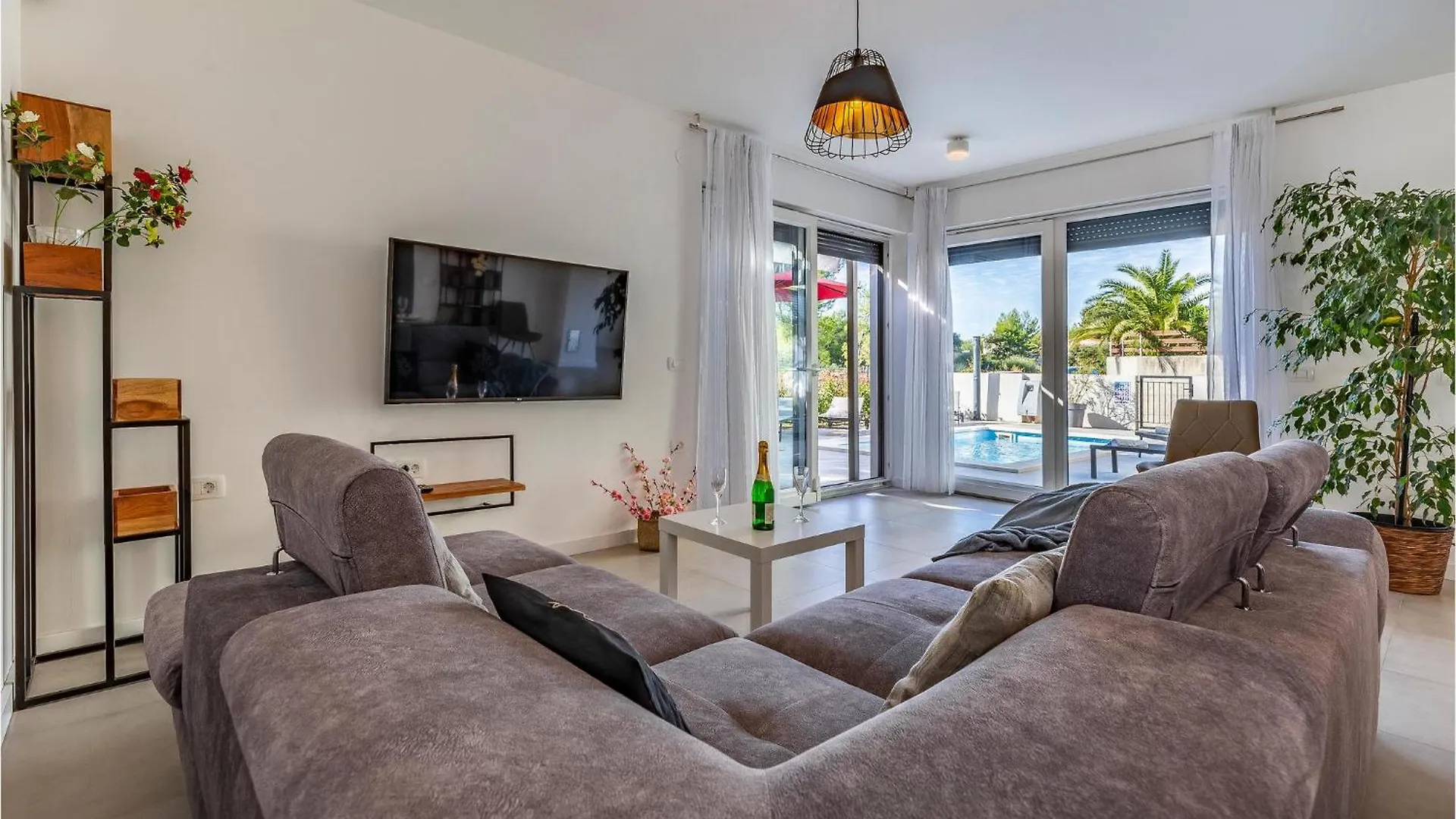 Beautiful Home In Medulin With Wifi